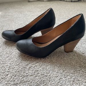 Bueno black leather pumps size 37